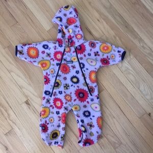 Flower power Patagonia bunting